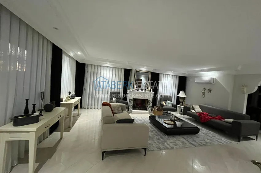 Purchase Private villa 5+3 in the Oba area — three-storey with furniture, suitable for a residence permit 1 