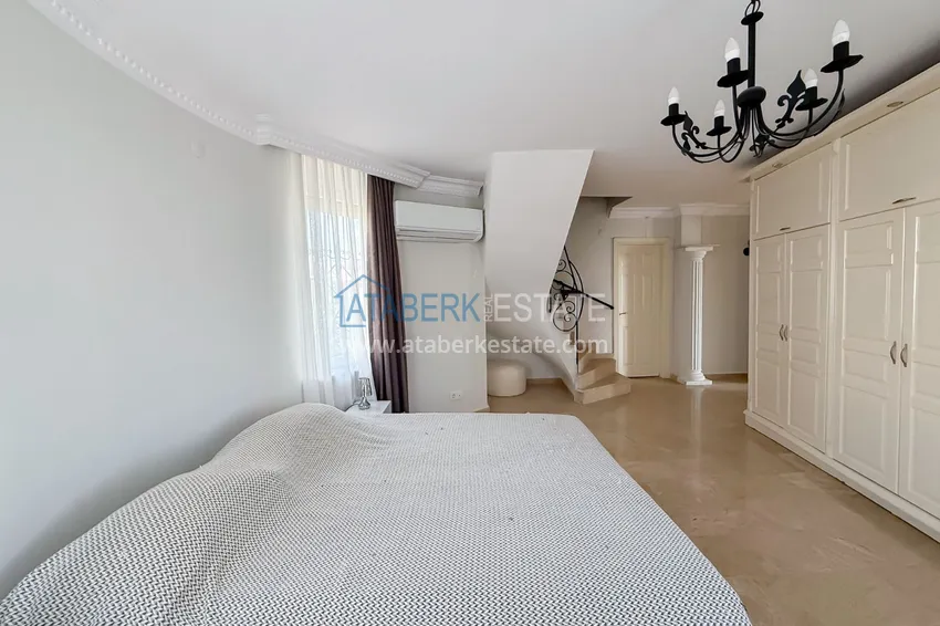 Purchase Private villa 5+3 in the Oba area — three-storey with furniture, suitable for a residence permit 18 