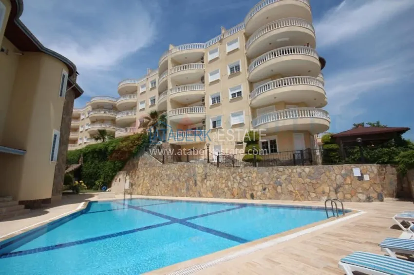 2+1 apartment with furniture and access to the garden in the Avsallar area 2