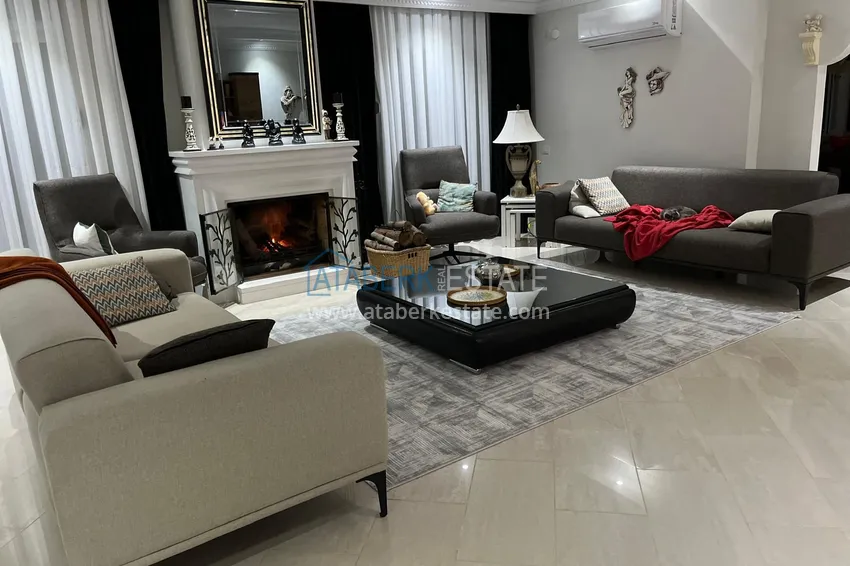 Purchase Private villa 5+3 in the Oba area — three-storey with furniture, suitable for a residence permit 2 