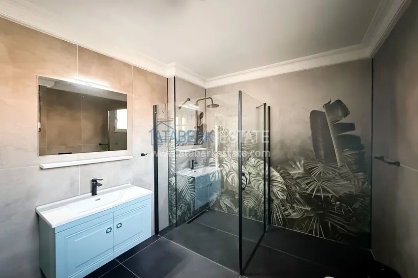 Purchase Private villa 5+3 in the Oba area — three-storey with furniture, suitable for a residence permit 28 