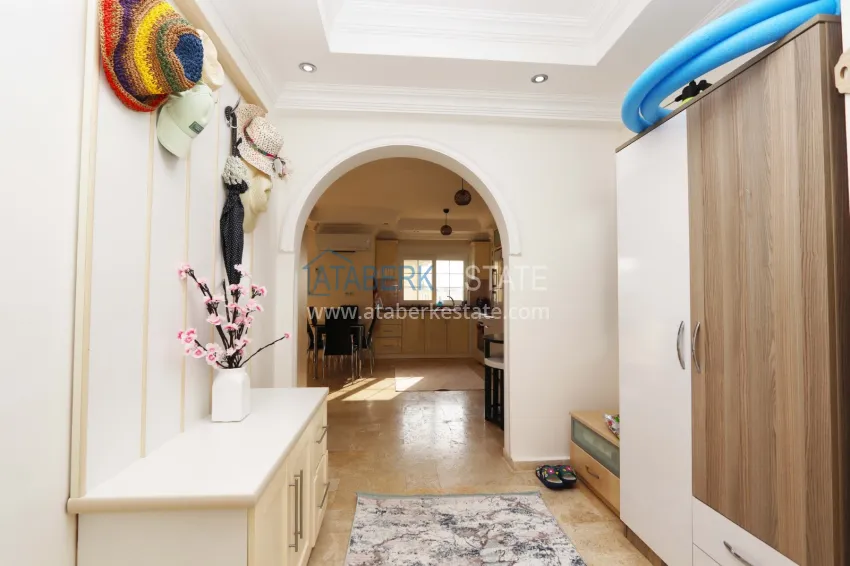 Purchase 2+1 apartment with furniture and access to the garden in the Avsallar area 3