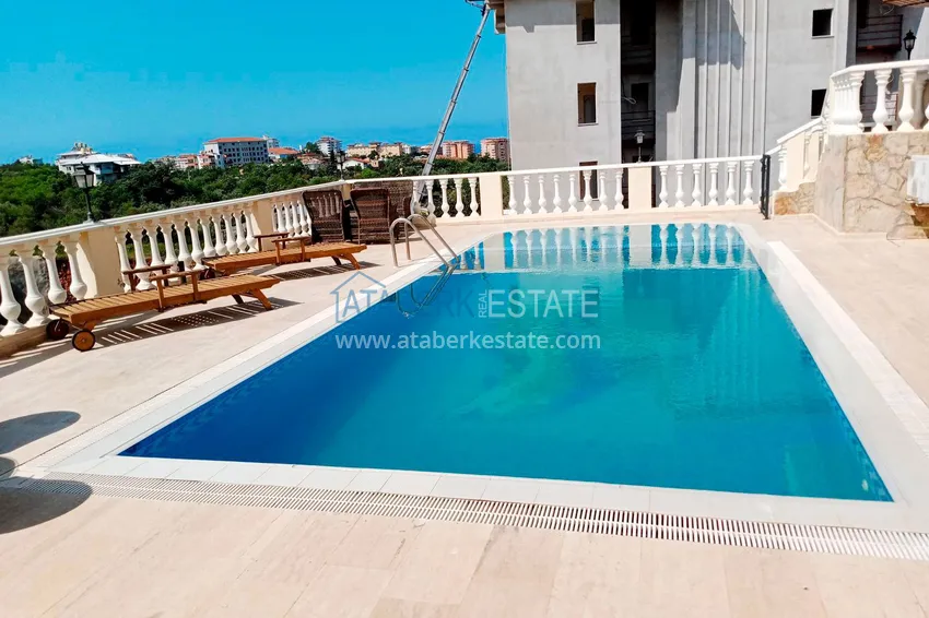 Private villa 5+3 in the Oba area — three-storey with furniture, suitable for a residence permit 3 