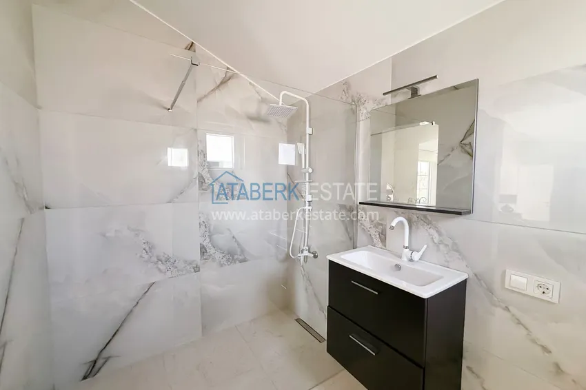 Purchase Private villa 5+3 in the Oba area — three-storey with furniture, suitable for a residence permit 33 