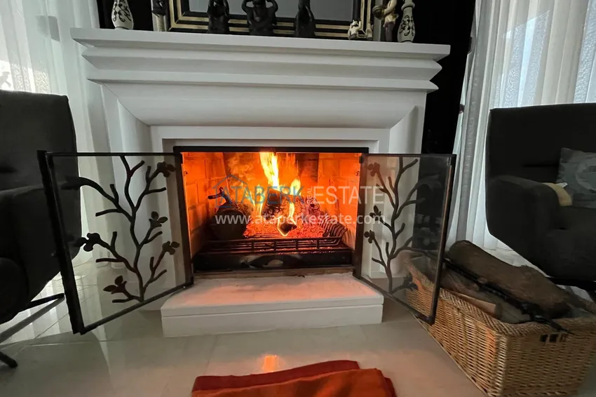 Purchase Private villa 5+3 in the Oba area — three-storey with furniture, suitable for a residence permit 3 