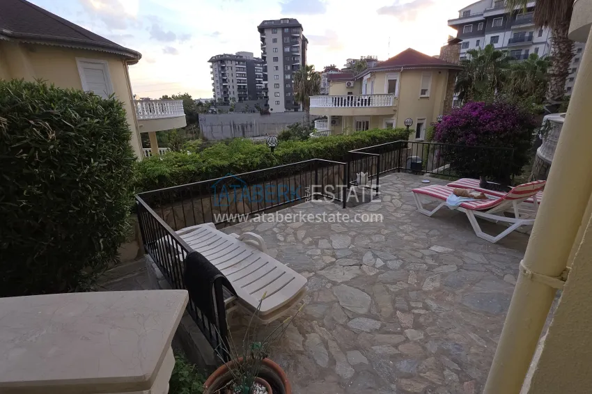 Purchase 2+1 apartment with furniture and access to the garden in the Avsallar area 35