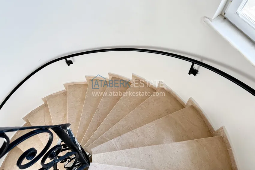 Purchase Private villa 5+3 in the Oba area — three-storey with furniture, suitable for a residence permit 39 