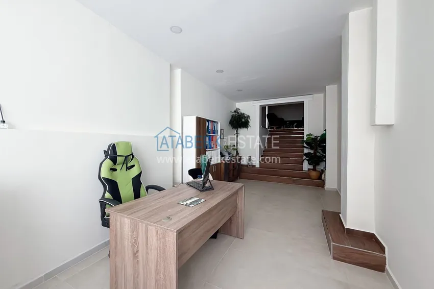 Purchase Private villa 5+3 in the Oba area — three-storey with furniture, suitable for a residence permit 40 