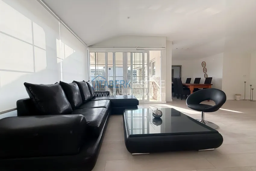 Purchase Private villa 5+3 in the Oba area — three-storey with furniture, suitable for a residence permit 8 