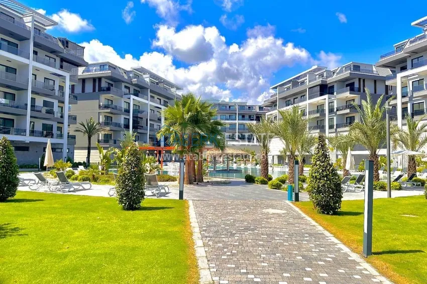 Дуплекс-пентхаус 2+1 с дизайнерским ремонтом в премиальном комплексе в Алании, район Оба 1 