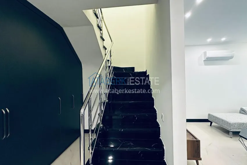 Purchase  Дуплекс-пентхаус 2+1 с дизайнерским ремонтом в премиальном комплексе в Алании, район Оба 1 