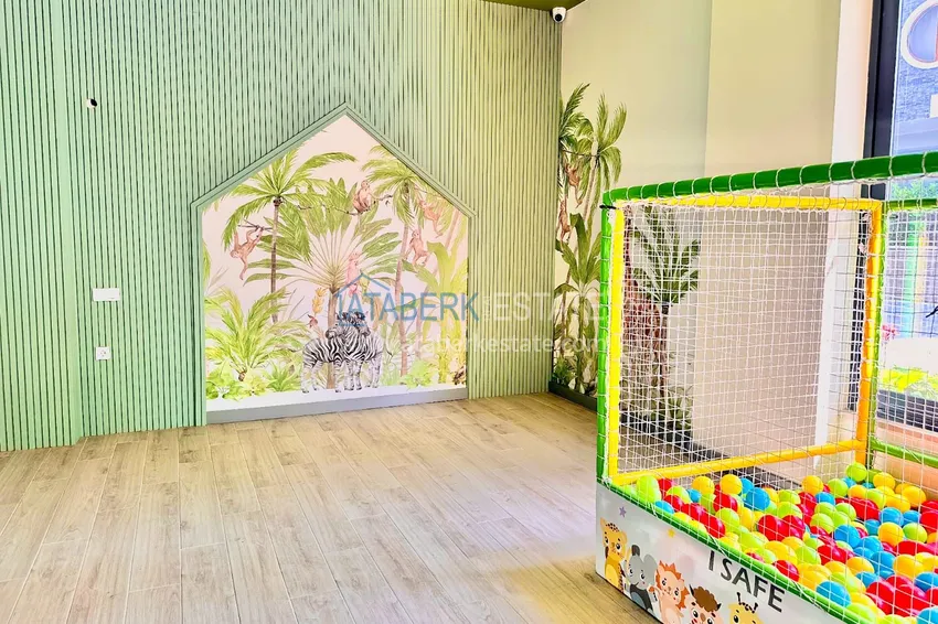 Дуплекс-пентхаус 2+1 с дизайнерским ремонтом в премиальном комплексе в Алании, район Оба 17 