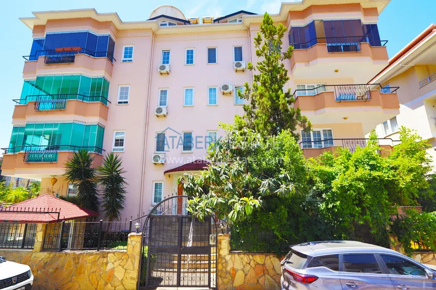 Двухуровневый пентхаус 4+1 в Алании, район Оба - с мебелью в 250 метрах от моря  1 