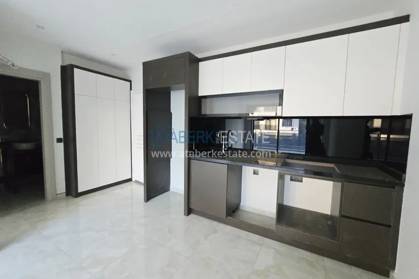 Purchase 1+1 apartment in the center of Alanya, Cleopatra beach area — comfort segment complex 2 