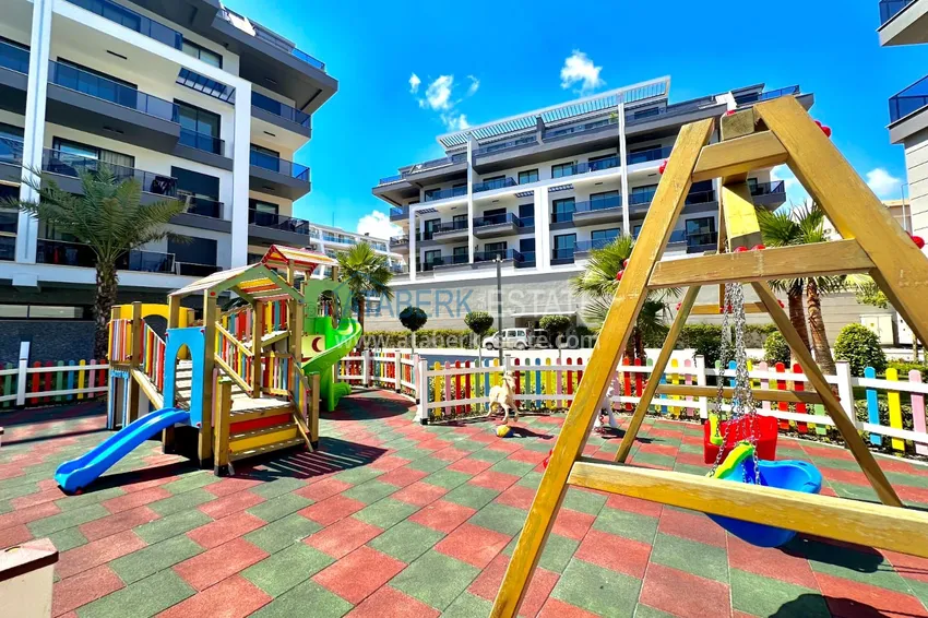 Дуплекс-пентхаус 2+1 с дизайнерским ремонтом в премиальном комплексе в Алании, район Оба 9 