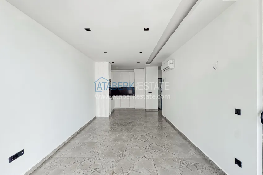 Purchase Penthouse 1+1 on the beachfront in Kargicak - with panoramic sea views 1 