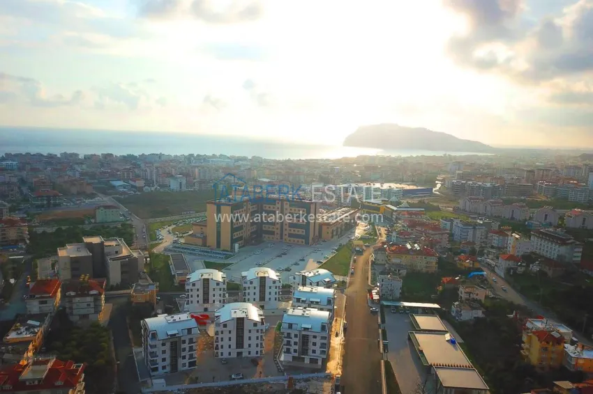 Commercial real estate in Alanya - shops with tenants, suitable for citizenship 1