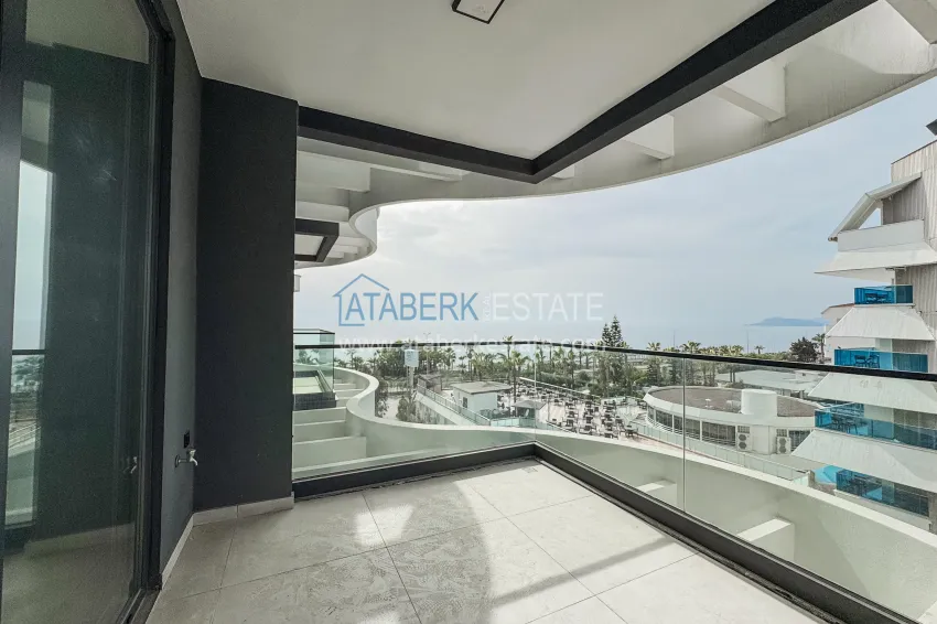 Purchase Penthouse 1+1 on the beachfront in Kargicak - with panoramic sea views 7 