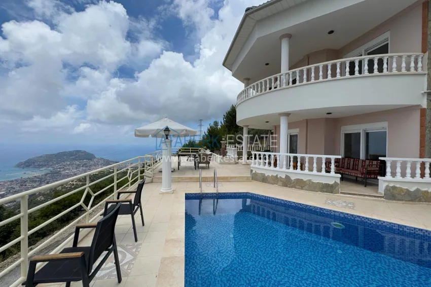 4+1 villa in Alanya, Bektash district - with panoramic views, under a residence permit 3