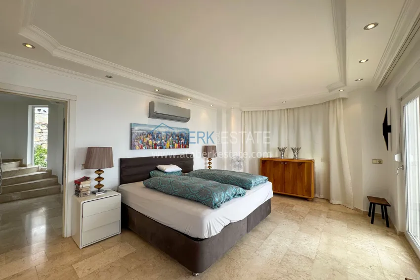 Purchase 4+1 villa in Alanya, Bektash district - with panoramic views, under a residence permit 9