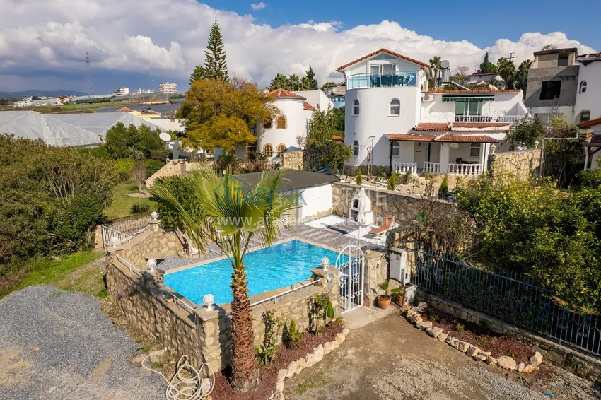 4+1 villa for a residence permit in Turkler, Alanya — with new furniture and a swimming pool 3 