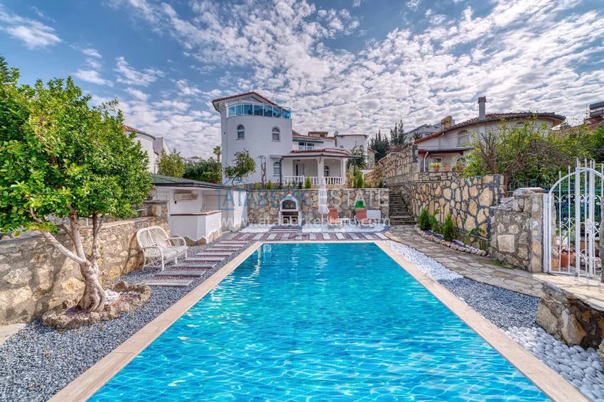 4+1 villa for a residence permit in Turkler, Alanya — with new furniture and a swimming pool 5 