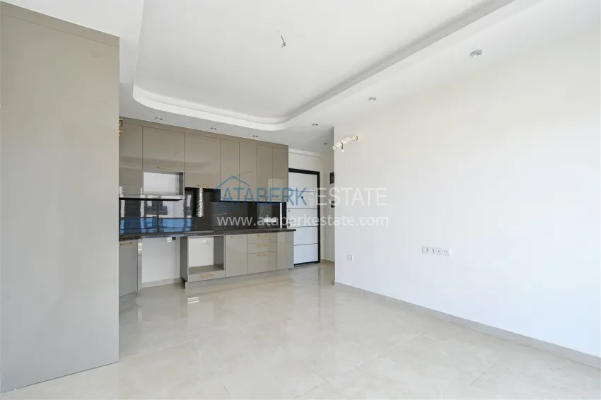 Purchase 1+1 apartment with mountain views in Mahmutlar - Saturday market area 1 