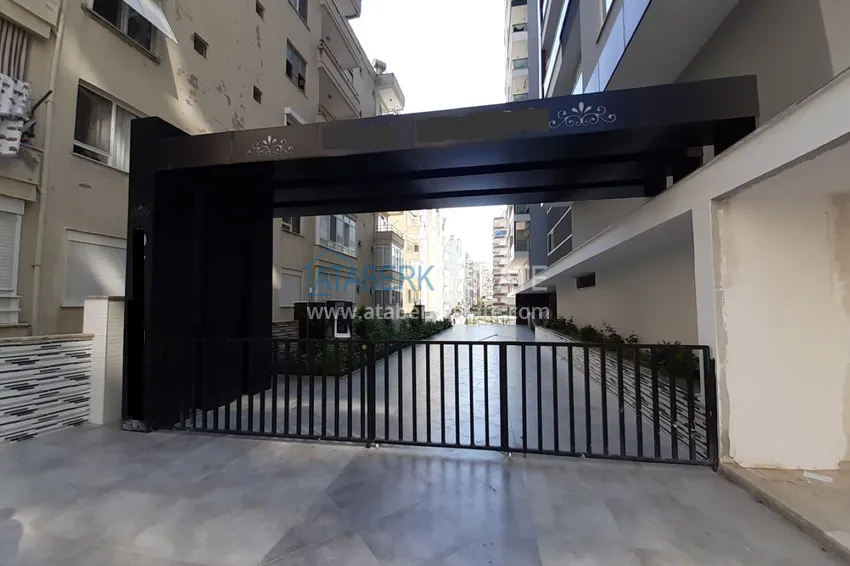 2+1 apartment with sea view in Mahmutlar — Tuesday market area 11 