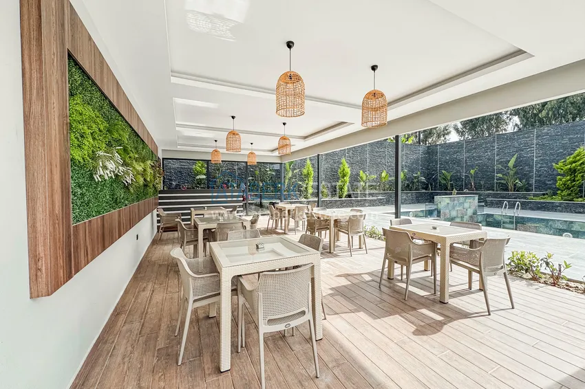 2+1 apartment with sea view in Kargicak on the beachfront 8