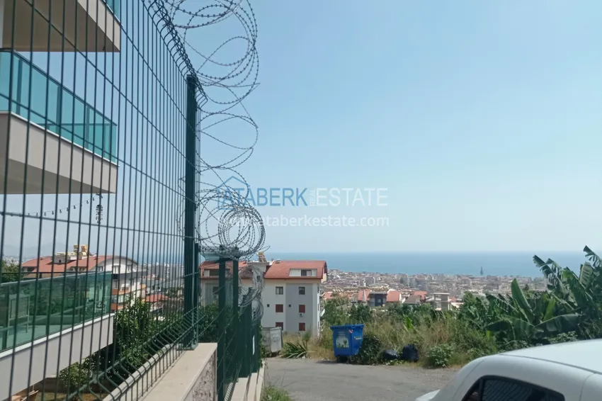 Garden duplex overlooking the sea and the fortress in the center of Alanya — suitable for citizenship and residence permits 14 