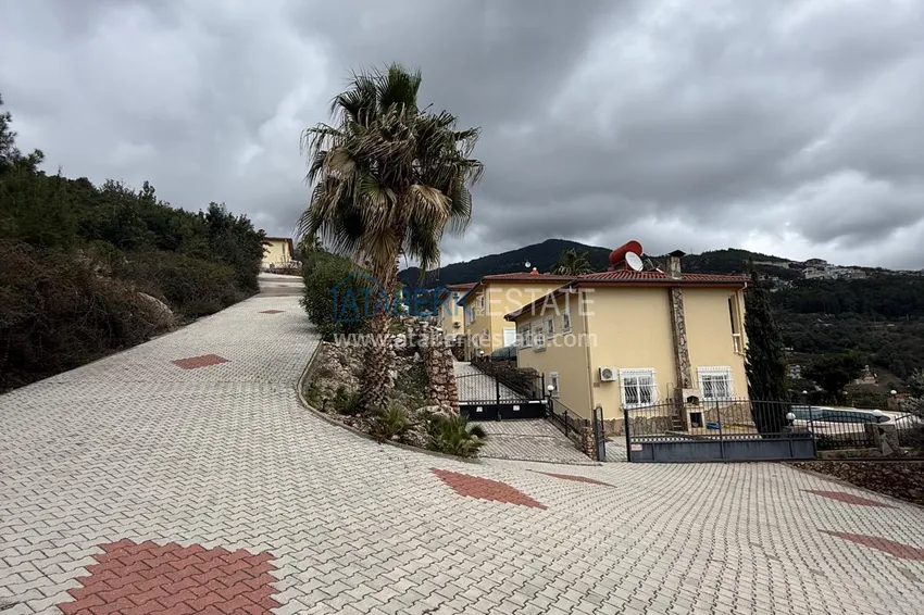 Apartment 3+1 in the Tepe area — furnished, sea view in an apart-villa. Property for a residence permit in Alanya 8 