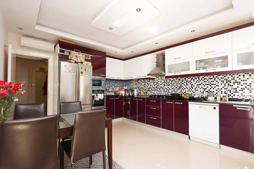 Purchase  5+1 duplex with separate kitchen in Tosmur - suitable for citizenship and residence permit 5 