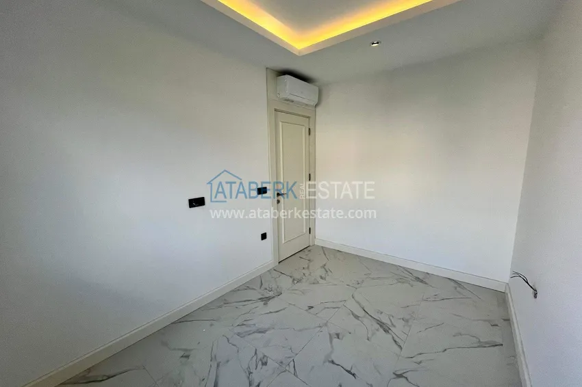 Purchase  2+1 apartment with a view in the center of Alanya, Cleopatra beach area 12 