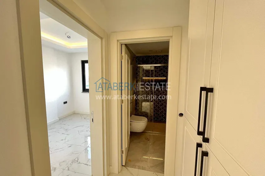 Purchase  2+1 apartment with a view in the center of Alanya, Cleopatra beach area 13 