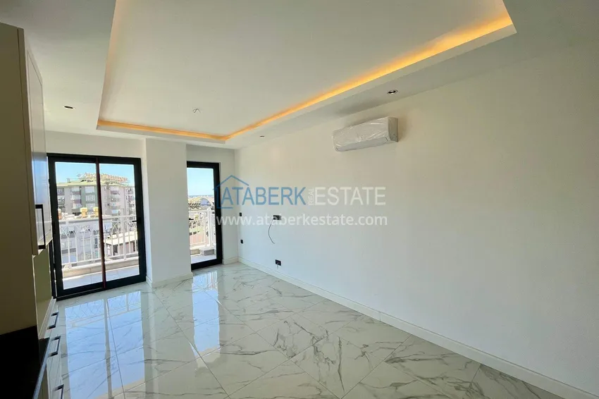 Purchase  2+1 apartment with a view in the center of Alanya, Cleopatra beach area 5 