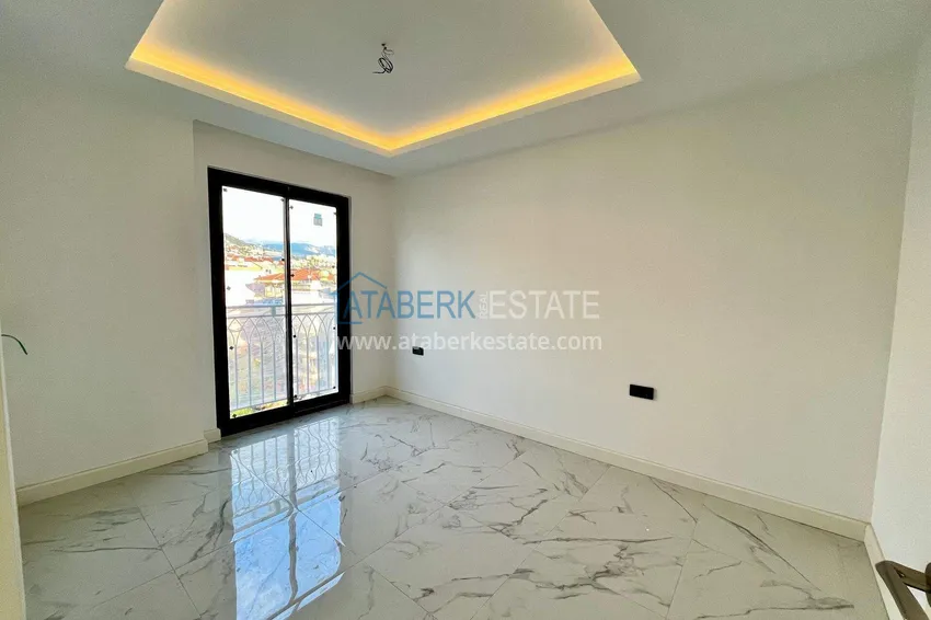 Purchase  2+1 apartment with a view in the center of Alanya, Cleopatra beach area 6 