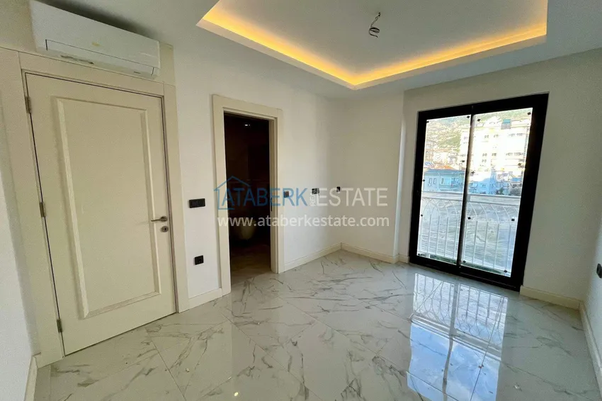 Purchase  2+1 apartment with a view in the center of Alanya, Cleopatra beach area 7 