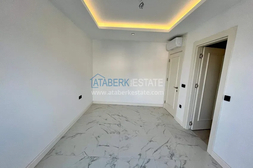 Purchase  2+1 apartment with a view in the center of Alanya, Cleopatra beach area 8 