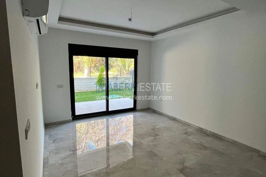 Purchase  1+1 apartment in Avsallar - with a terrace and access to the garden, installments are possible 10 