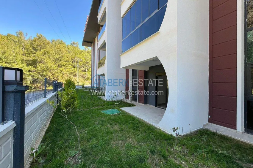 Purchase  1+1 apartment in Avsallar - with a terrace and access to the garden, installments are possible 1 