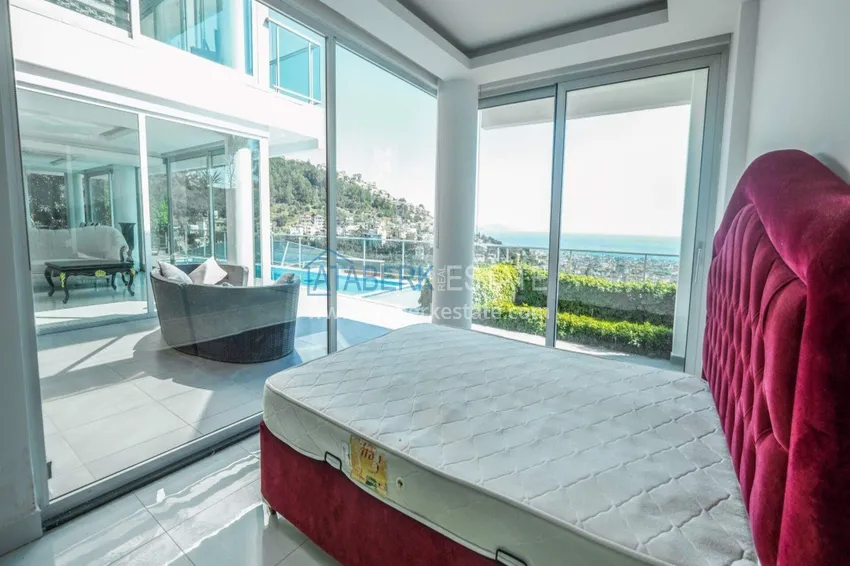 Purchase  Exclusive 3+1 villa in Alanya, Sugözü district — property under a residence permit  9 