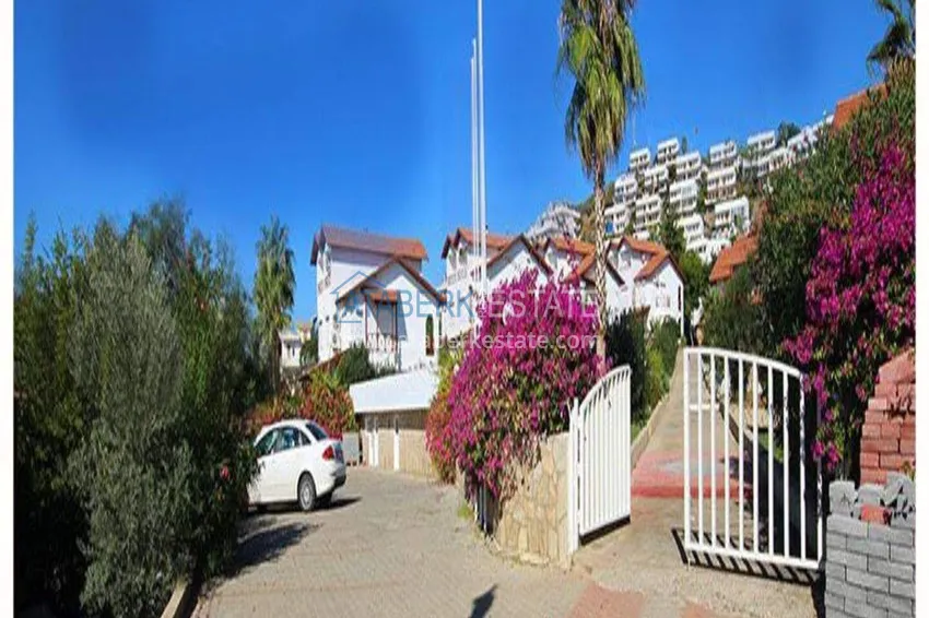 Two-story 3+1 villa in Demirtas, 400 m from the sea — furnished, suitable for a residence permit 4 