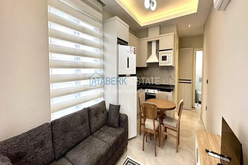 Purchase 1+1 apartment with new furniture in Mahmutlar - 400 meters from the sea, Ataturk Street 3 