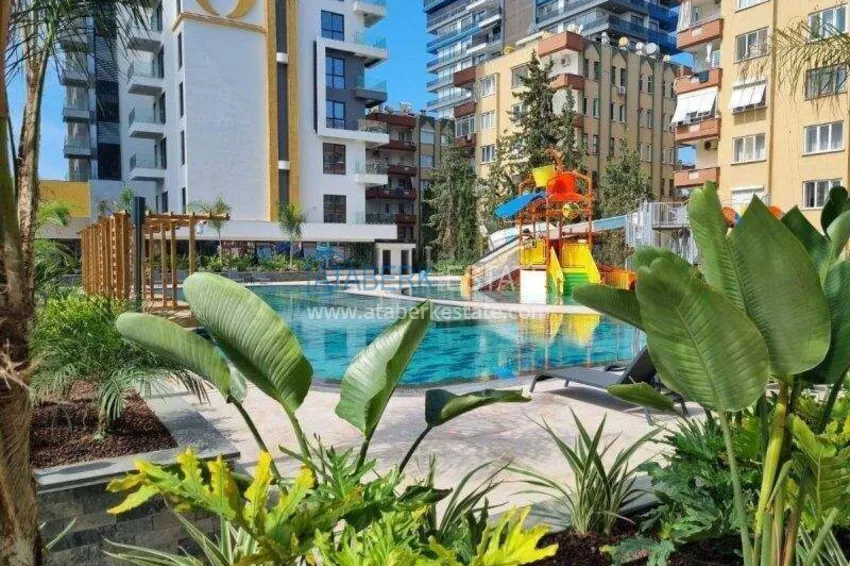 Apartment 1+1 on the first line in Mahmutlar — furnished and with sea views in a five-star hotel-level complex 9 