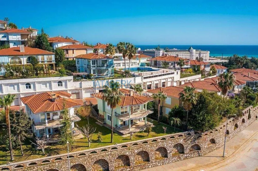 Two-story 3+1 villa in Konakli — furnished and with sea views in a cottage complex 3 