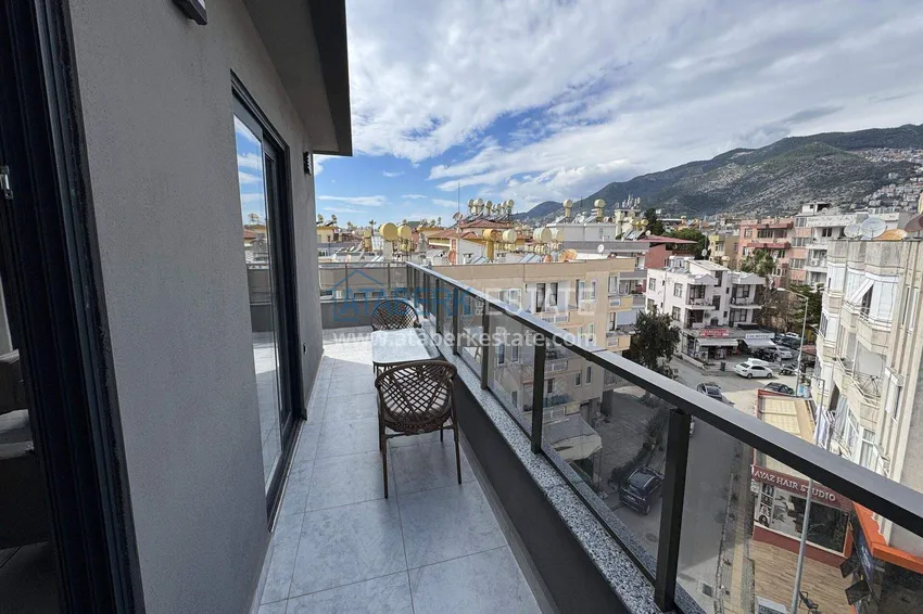 Purchase  Short-term rent - 2+1 penthouse in the center of Alanya, Cleopatra beach area No. 13 15 