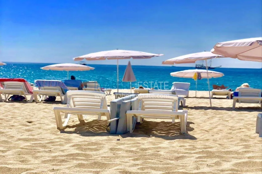 2+1 apartment in Mahmutlar - 130 m², furnished, spacious balcony 10 