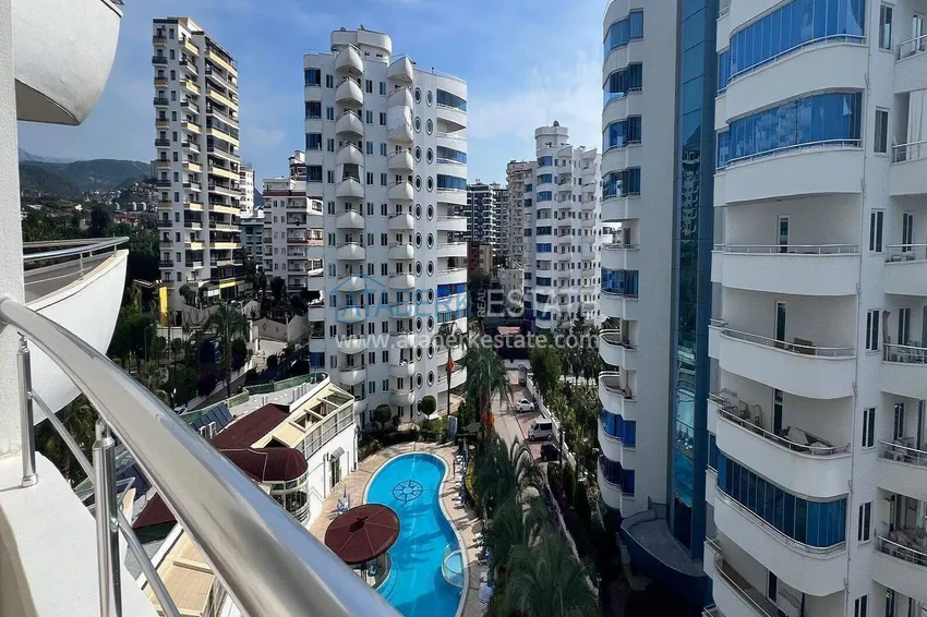 Purchase 2+1 apartment in Mahmutlar - 130 m², furnished, spacious balcony 25 