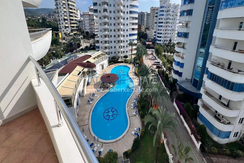 Purchase 2+1 apartment in Mahmutlar - 130 m², furnished, spacious balcony 26 