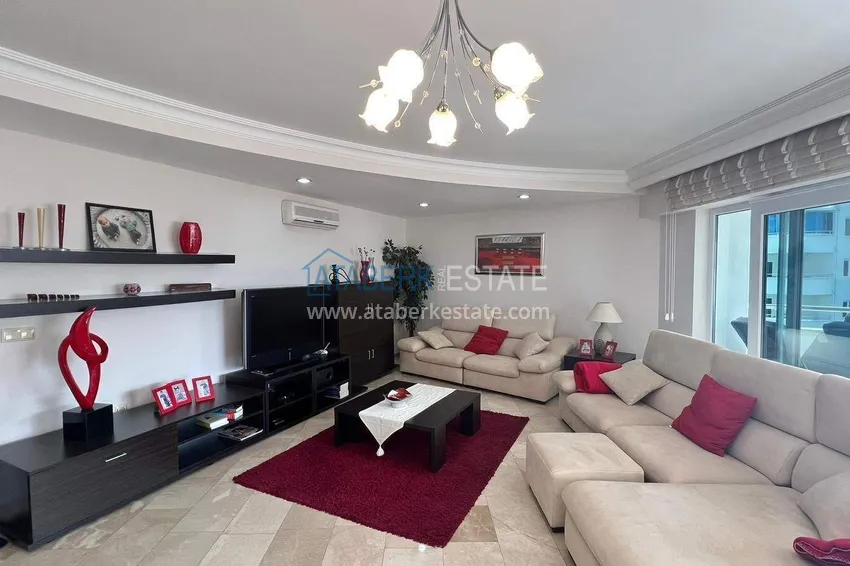 Purchase 2+1 apartment in Mahmutlar - 130 m², furnished, spacious balcony 4 